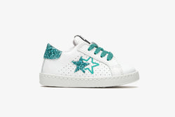 LOW WHITE LEATHER SNEAKERS WITH GREEN GLITTER DETAILS