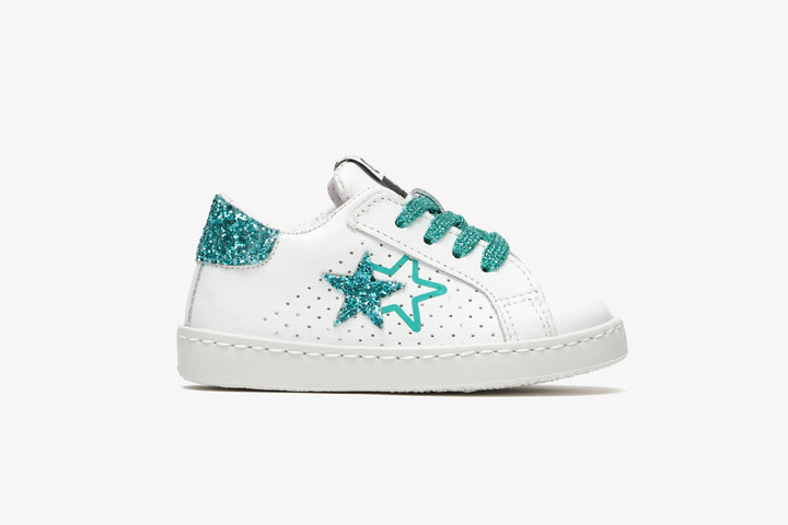 LOW WHITE LEATHER SNEAKERS WITH GREEN GLITTER DETAILS