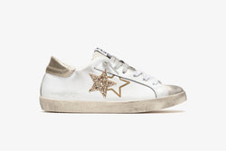 LOW SNEAKERS IN WHITE LEATHER WITH GOLDEN GLITTER DETAILS AND "USED" EFFECT