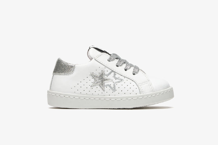 LOW WHITE LEATHER SNEAKERS WITH SILVER GLITTER DETAILS
