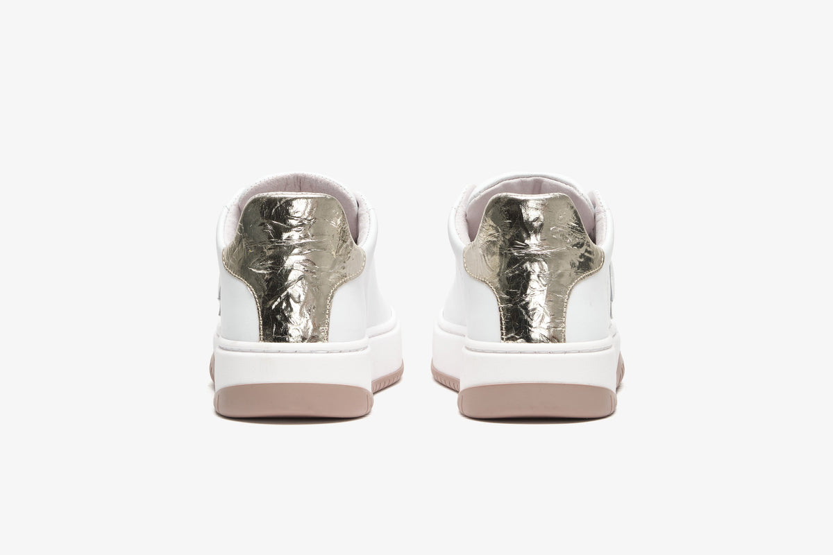 SNEAKER ENJOY STAR IN PELLE NERA CON DETTAGLI DORATI LAMINATI E NERI ...