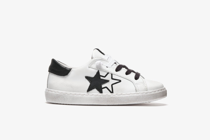 LOW WHITE LEATHER SNEAKERS BLACK LEATHER DETAILS