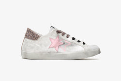LOW SNEAKERS IN WHITE LAMINATED SPLIT WITH PINK AND LEOPARD DETAILS AND "USED" EFFECT